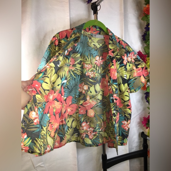 Sag Harbor Sport | Women’s Short Sleeve Tropical Pattern Button Down Blouse Top - Picture 6 of 9